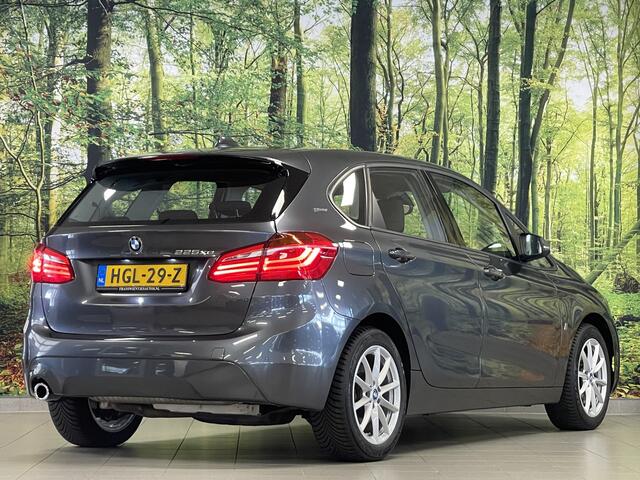 BMW 2-SERIE Active Tourer 225xe iPerformance High Executive | Rijmodus Regeling | Stuurwielverwarming | Stoelverwarming | Lane Assist | Spraakbediening |