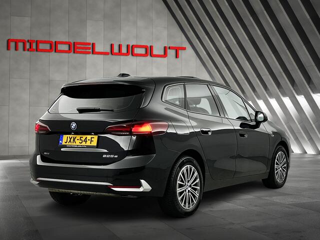 BMW 2-SERIE Active Tourer 225e xDrive Luxury Line Pano-dak/Leder/Camera/LED