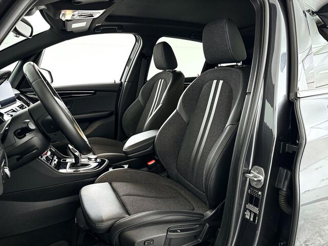 BMW 2-SERIE Active Tourer 218i Executive Edition | Panoramadak | Parkeercamera | Stoelverwarming | Head-up Display |