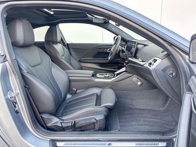 BMW 2-SERIE Coupé 220i High Executive M-Sport / Glazen Schuifdak / Harman Kardon / Adaptief LED / Comfort Access / CraftedClarity / Getinte Ramen / 19 Inch / Shadowline