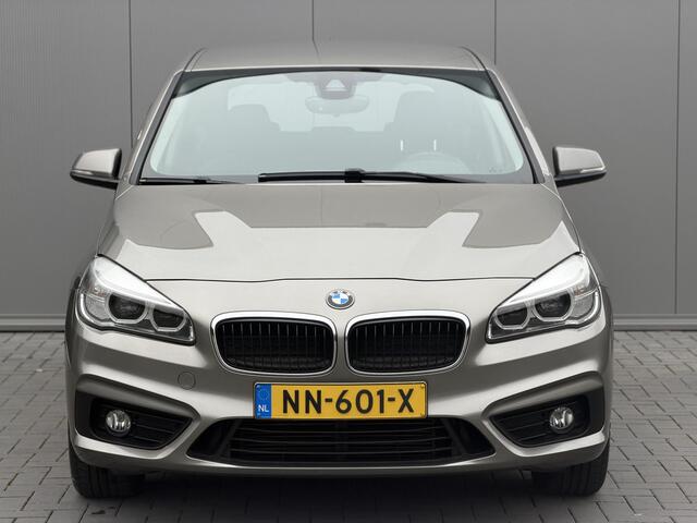 BMW 2-SERIE Active Tourer 220i Executive | Adaptive Cruise | Keyless | Sportstoelen | Trekhaak afn. |