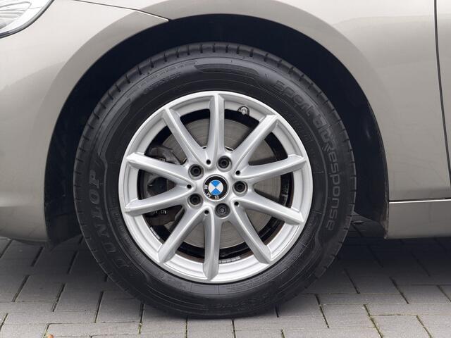 BMW 2-SERIE Active Tourer 220i Executive | Adaptive Cruise | Keyless | Sportstoelen | Trekhaak afn. |