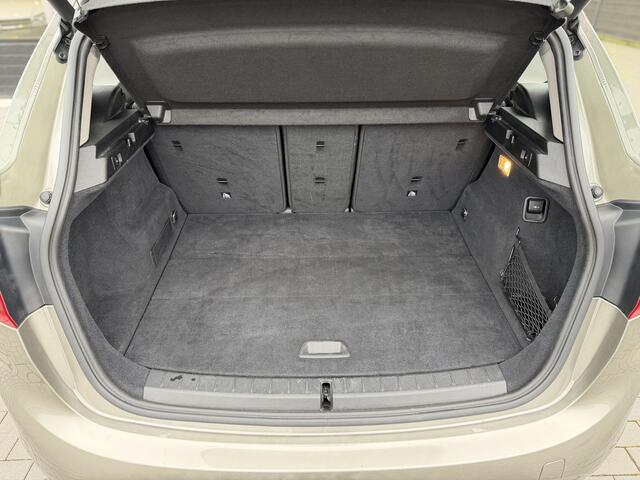 BMW 2-SERIE Active Tourer 220i Executive | Adaptive Cruise | Keyless | Sportstoelen | Trekhaak afn. |