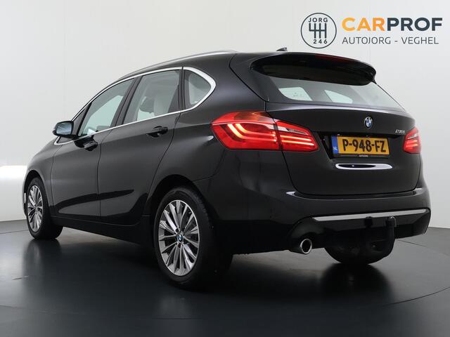 BMW 2-SERIE Active Tourer 218i Pano | Trekhaak | Camera | NAP