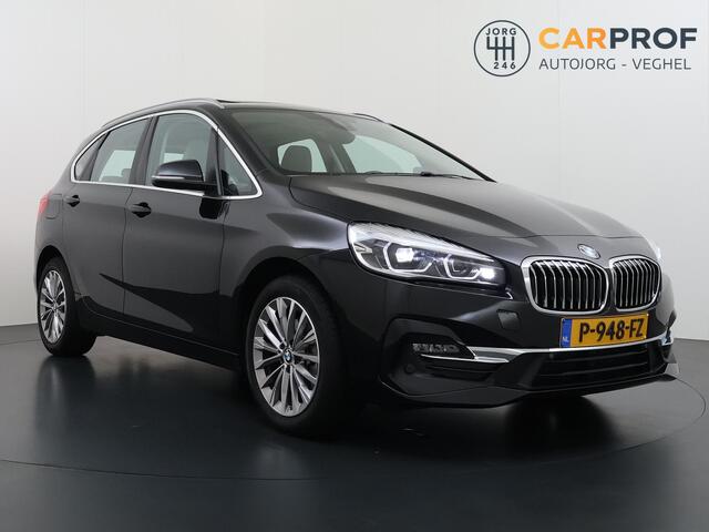 BMW 2-SERIE Active Tourer 218i Pano | Trekhaak | Camera | NAP