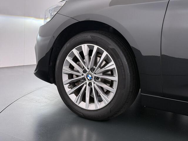 BMW 2-SERIE Active Tourer 218i Pano | Trekhaak | Camera | NAP