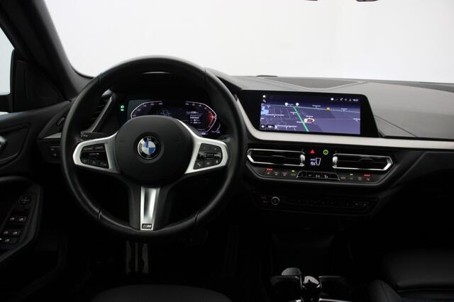 BMW 2-SERIE 218i M-Sport Automaat - Digitaal Cockpit, Carplay, Half Leer, Stoelverw.