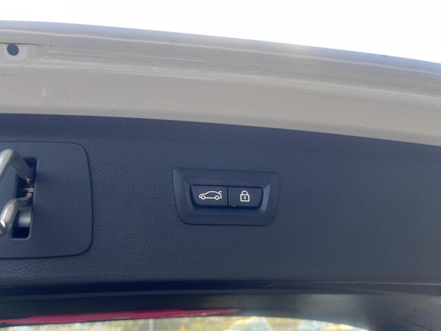 BMW 2-SERIE Active Tourer 220i High Executive Launch Edition Panorama dak|192 Pk| Trekhaak| Headup|Automaat| zeer nette auto!!