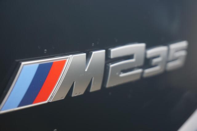 BMW 2-SERIE Gran Coupé M235 xDrive | Driving Assistant Professional / Head-up / Rondomzicht Camera's / M sportstoelen / Elektrische Stoelen + Memory