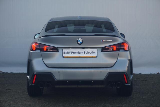 BMW 2-SERIE Gran Coupé M235 xDrive M Sport Pro / Trekhaak / Panoramadak / Driving Assistant Professional / Head-up / Rondomzicht Camera's / M sportstoelen / Elektrische Stoelen + Memory