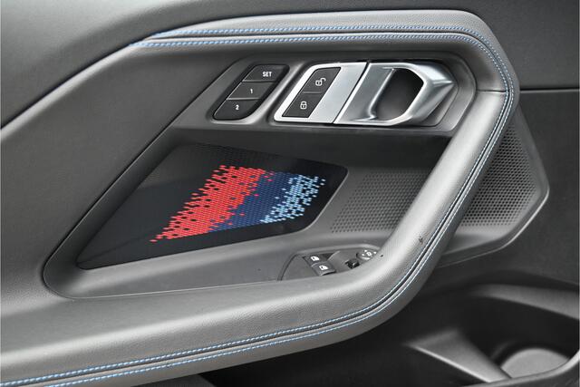 BMW 2-SERIE Coupé 220i M-PERFORMANCE / SCHUIFDAK / M-SEATS / CARBON / MEMORY / CAMERA / 20" / UNIEK