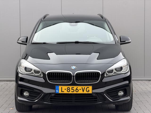 BMW 2-SERIE Active Tourer 218i High Executive | Sportstoelen | Navigatie | Stoelverwarming