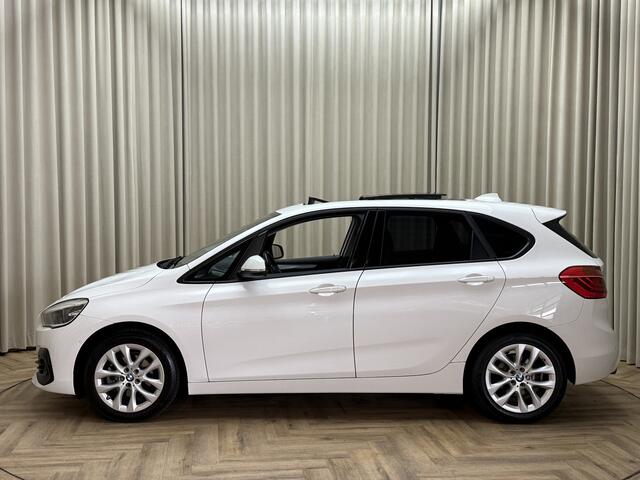 BMW 2-SERIE Active Tourer 218i Executive Panoramadak / Org.NL! / Carplay / Digital Cockpit / Cruise / ECC Clima / Navigatie / 17'' LMV