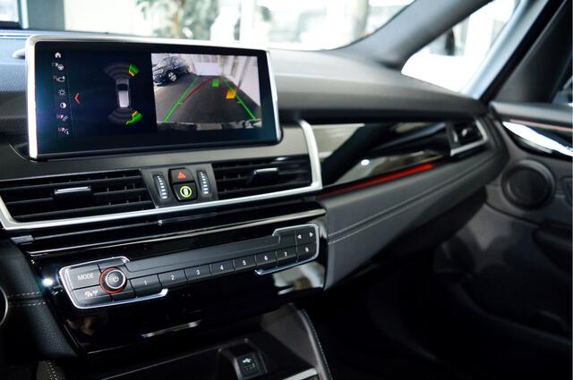 BMW 2-SERIE Active Tourer 220i Sport Line | Facelift