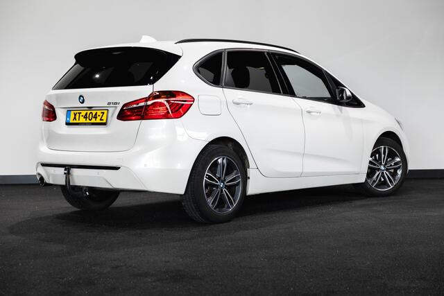 BMW 2-SERIE Active Tourer 218i High Exec. Ed. | HUD | Trekhaak | Leder |