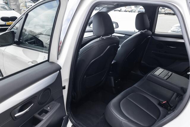 BMW 2-SERIE Active Tourer 218i High Exec. Ed. | HUD | Trekhaak | Leder |
