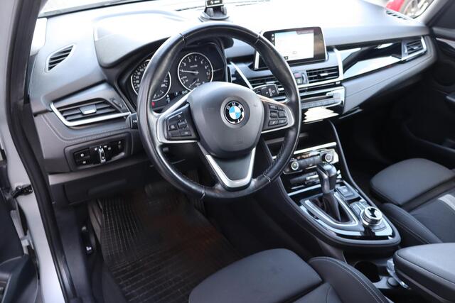 BMW 2-SERIE Active Tourer 218i Executive Climate control, Cruise control, Navigatie, Elektrische ramen, Lichtmetalen wielen