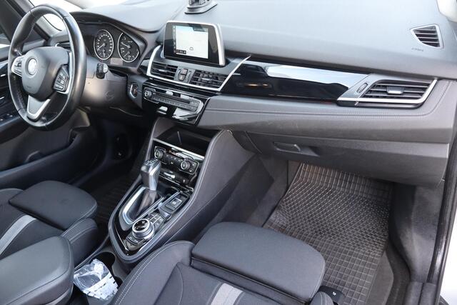 BMW 2-SERIE Active Tourer 218i Executive Climate control, Cruise control, Navigatie, Elektrische ramen, Lichtmetalen wielen