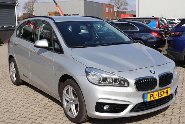 BMW 2-SERIE Active Tourer 218i Executive Climate control, Cruise control, Navigatie, Elektrische ramen, Lichtmetalen wielen