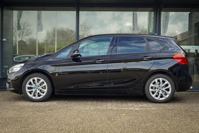 BMW 2-SERIE Active Tourer 225xe iP Executive / PDC / Stoelverwarming / LED / Elek Klep