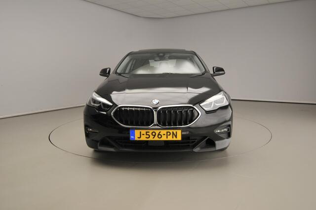 BMW 2-SERIE Gran Coupe 218i | LED | Navigatie | Schuifdak | Clima | PDC | Cruise controle | DAB | Alu 17 inch