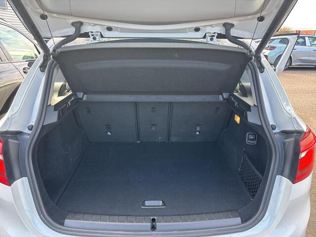 BMW 2-SERIE Active Tourer 218i Executive Automaat | Navi Plus | PDC | Head-Up Display | Metallic | 20.000 km!!! Verwacht eind april | 2 jaar BMW Garantie