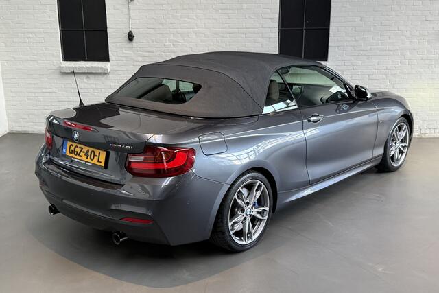 BMW 2-SERIE Cabrio M240i High Executive Stoelverw. - Groot Navi - Sportstoelen - Harman Kardon