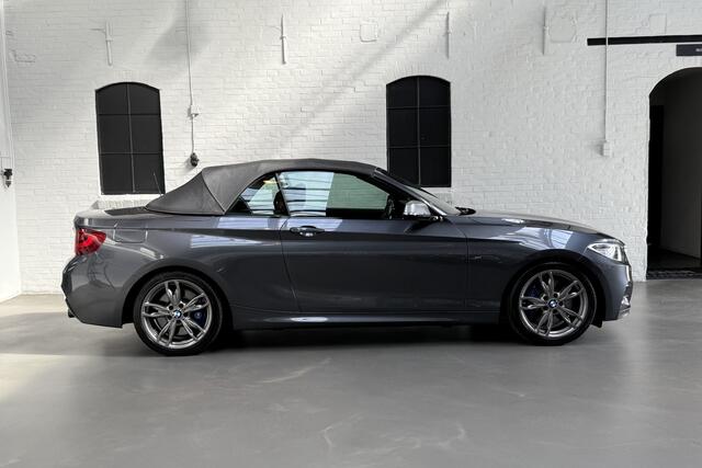 BMW 2-SERIE Cabrio M240i High Executive Stoelverw. - Groot Navi - Sportstoelen - Harman Kardon