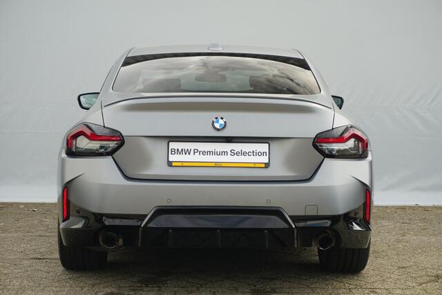 BMW 2-SERIE Coupé 218i Individual Frozen Pure Grey | M Sportpakket | Stuur- en stoelverwarming | Harman Kardon | Innovation Pack | Comfort Pack | Lentevoordeel