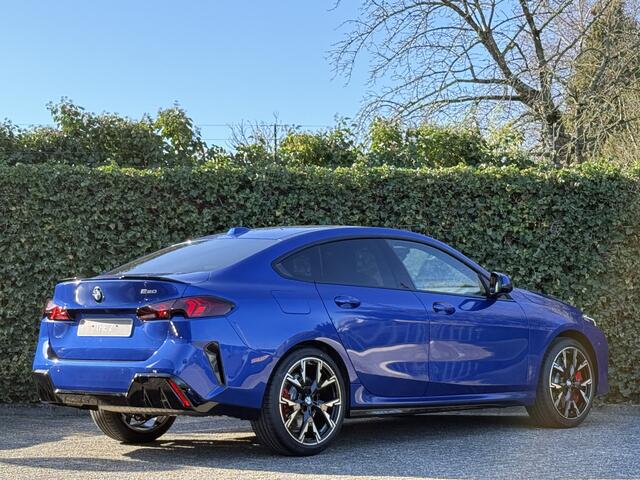 BMW 2-SERIE Gran Coupé 220 | M-Sport Pro | 19'' | Driv. Ass. | Comf. Acc. | Adapt. LED | Stuur + stoelverw. | Camera | Getint glas