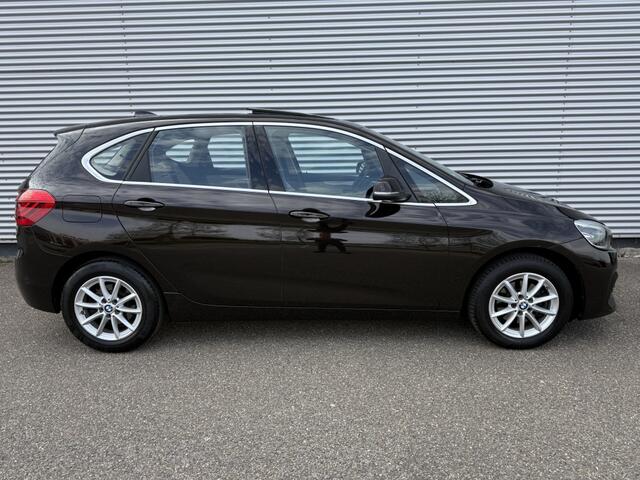 BMW 2-SERIE Active Tourer 218i Executive Automaat NAP Pano Trekhaak Camera Leer Dealer OH