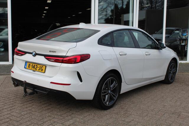 BMW 2-SERIE Gran Coupé 218i Executive Edition//Stoelverwarming//LED//Carplay!!