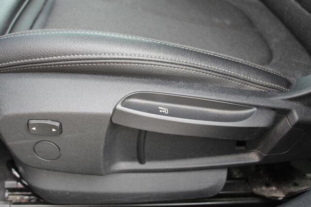 BMW 2-SERIE Gran Coupé 218i Executive Edition//Stoelverwarming//LED//Carplay!!