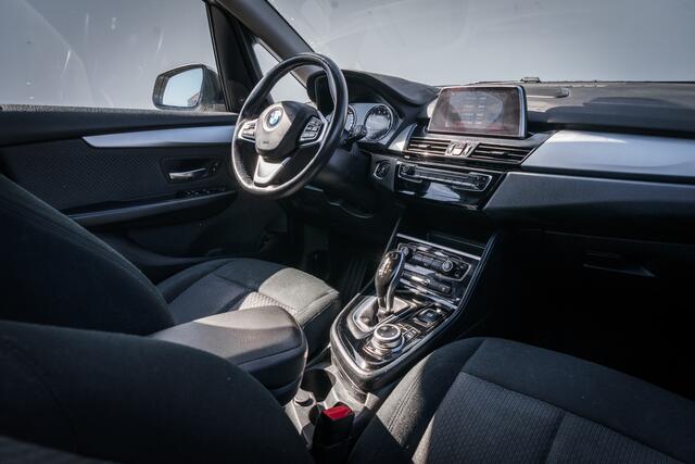 BMW 2-SERIE Active Tourer 218i 141 PK Executive | Automaat | Ned Auto | Hoge zit en in Stap | 60 DKM | | Clima | Pdc | Clima | Navigatie | 16 Inch LMV | Crouse | Bluetooth | Keyless |