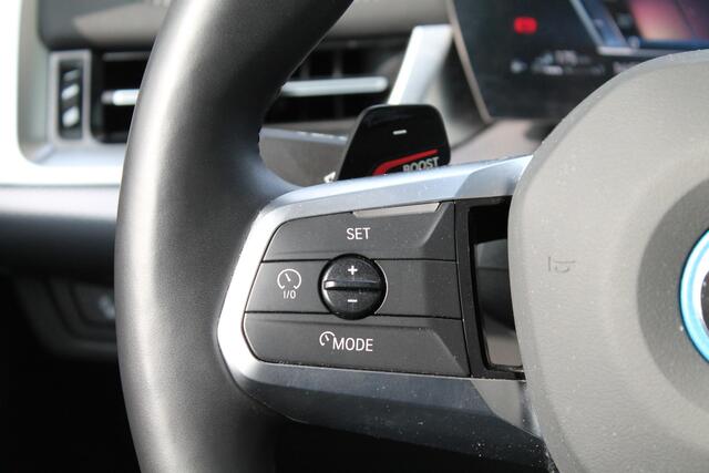 BMW 2-SERIE Active Tourer 225e xDrive Automaat / Panoramadak / Trekhaak / Adaptief M Onderstel / Sportstoelen / Stoelverwarming / Parking Assistant Plus / Head-Up / Adaptieve LED