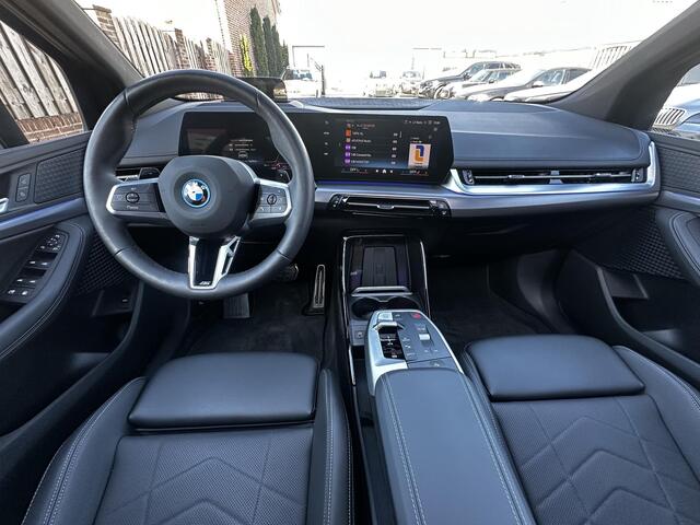 BMW 2-SERIE Active Tourer 225e xDrive M-Sport Pano|360camera|Adaptief