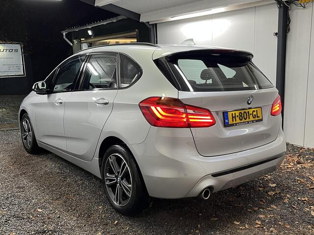 BMW 2-SERIE Active Tourer 218i High Exe Edit. AUT. NL AUTO SPORTPAKK LEDER NAVI LED CAM DAB AFN.TREKH