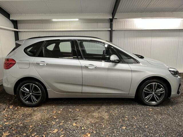 BMW 2-SERIE Active Tourer 218i High Exe Edit. AUT. NL AUTO SPORTPAKK LEDER NAVI LED CAM DAB AFN.TREKH