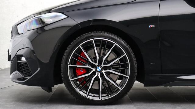 BMW 2-SERIE Gran Coupé 220i M-Sport | Head-up | Panoramadak | Harman/Kardon | Comfort Access | Trekhaak