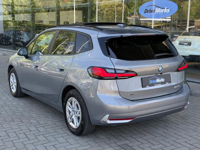 BMW 2-SERIE Active Tourer 225e xDrive | Pano | Luxery | HUD | Innovation pack | Live cockpit pro | Driving Assistant Plus -Cruise control adaptief met stop&go, file assistent-grootlichtassistent-rijstrooksensor- Interesse in een bezichtiging of proefrit, bel of app m