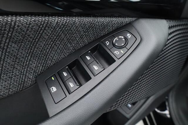 BMW 2-SERIE Active Tourer 220i | Navi | Camera | Stoelverw. | Apple CarPlay | Cruise | 17'' v