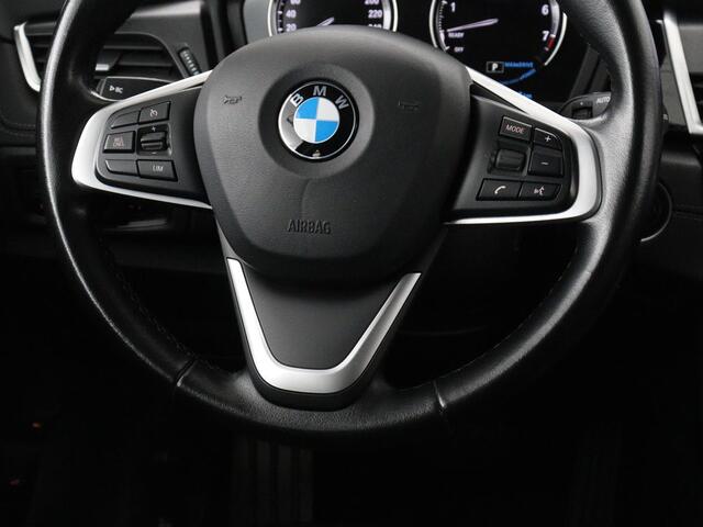 BMW 2-SERIE Active Tourer 225xe iPerformance Sport Line | SOH 88,1% | Panoramadak | Stoelverwarming | Harman/Kardon | Carplay | Sportstoelen | Head-Up | Camera | Navigatie | DAB | Park Assist | PHEV | Plug In