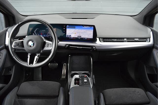 BMW 2-SERIE Active Tourer 218i | M-PAKKET | CAMERA | ORG. NL |