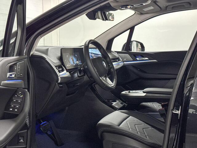 BMW 2-SERIE Active Tourer 225e xDrive | Luxury Line | Comfort Access | Comfort Pack | Driving Assistant Plus | Panoramadak | Trekhaak | Stuurwielverwarming | Huisselectie