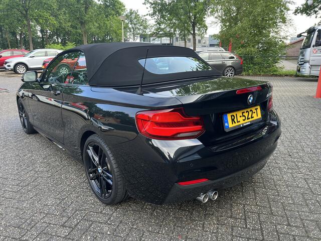 BMW 2-SERIE Cabrio 220i M-Sport High Executive 1e Eign.