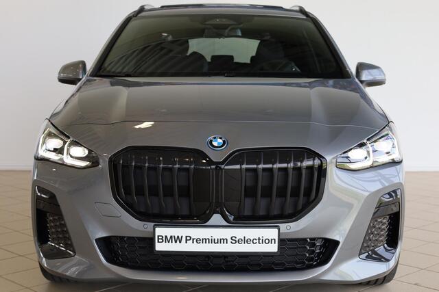 BMW 2-SERIE Active Tourer 225e xDrive M Sport Pro | Panoramadak | Head Up | Harman Kardon | Driving Assistant Plus | Trekhaak