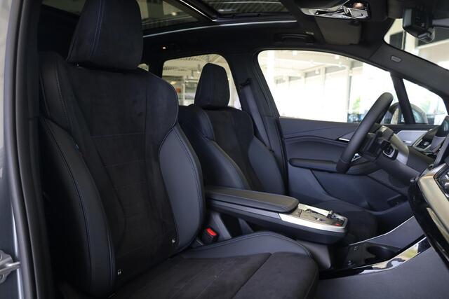 BMW 2-SERIE Active Tourer 225e xDrive M Sport Pro | Panoramadak | Head Up | Harman Kardon | Driving Assistant Plus | Trekhaak