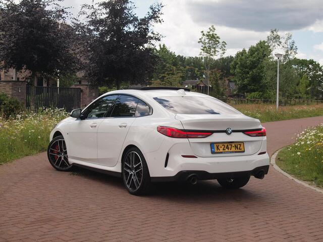 BMW 2-SERIE Gran Coupé 218i High Executive Edition | M-Performance Pakket | Panoramadak | Camera | Trekhaak | Sfeerverlichting | Apple Carplay |