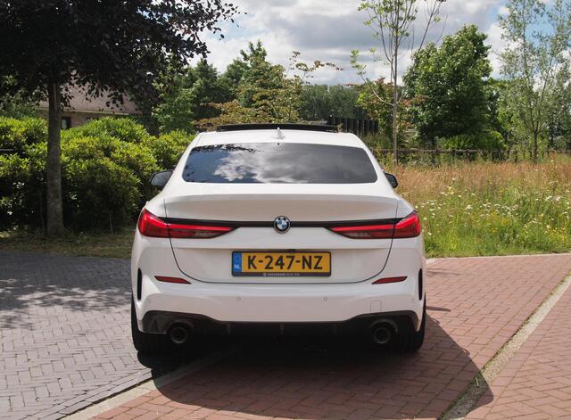 BMW 2-SERIE Gran Coupé 218i High Executive Edition | M-Performance Pakket | Panoramadak | Camera | Trekhaak | Sfeerverlichting | Apple Carplay |