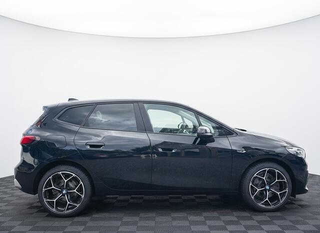 BMW 2-SERIE Active Tourer 230e xDrive aut., Soh 95% | Trekhaak | Vol opties